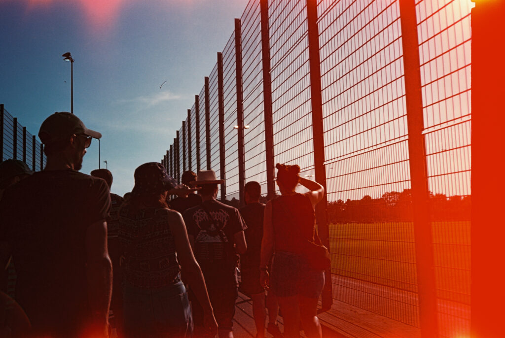 Ein Zaun - Neben dem Fussballstadion